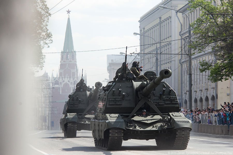 Мчатся самолеты ниже облаков: репетиция Парада Победы в Москве (фото)