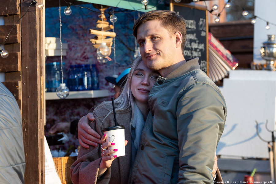 А-ля Новый год: в Зеленоградске «Фиштивалем» в апреле открыли курортный сезон (фото)