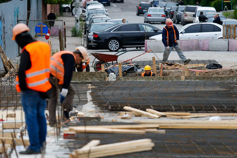 Внезапные коммуникации: как продвигается ремонт моста на Аллее Смелых