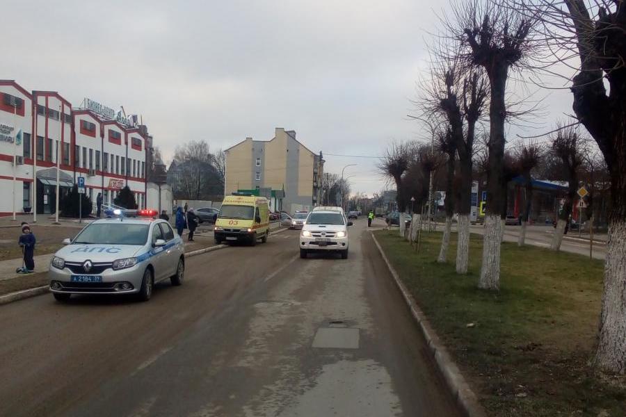 В Гусеве пенсионер на «Тойоте» сбил на пешеходном переходе женщину (фото)