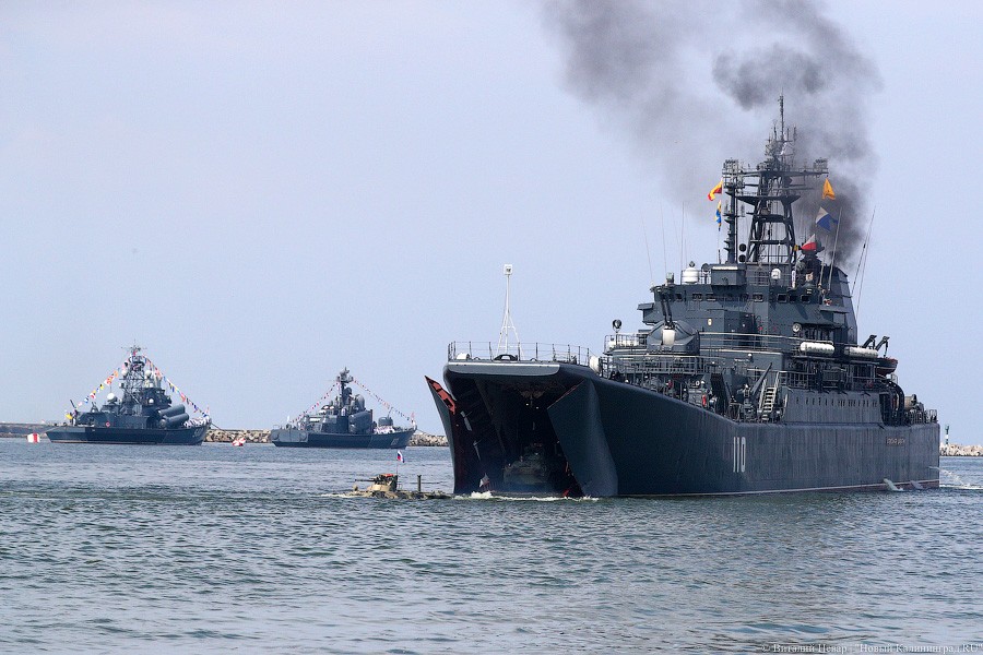 Танцевали и стреляли: как отметили День ВМФ в Балтийске (фото)