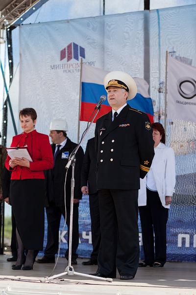 «Подарок ко Дню рождения»: фоторепортаж со спуска на воду БДК «Иван Грен»