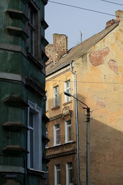 «Мы обиваем пороги, а толку нет!»: власти не спешат ремонтировать сгоревшие дома в Советске