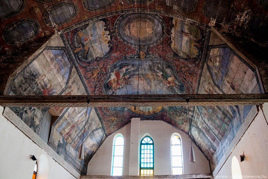 «В войну разрушали меньше»: восстановленная кирха в Гвардейском и ее фрески