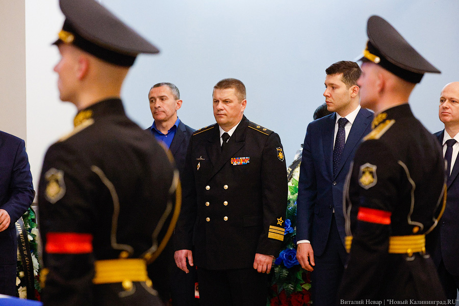 Калининград прощается с адмиралом и экс-губернатором Владимиром Егоровым (фото)