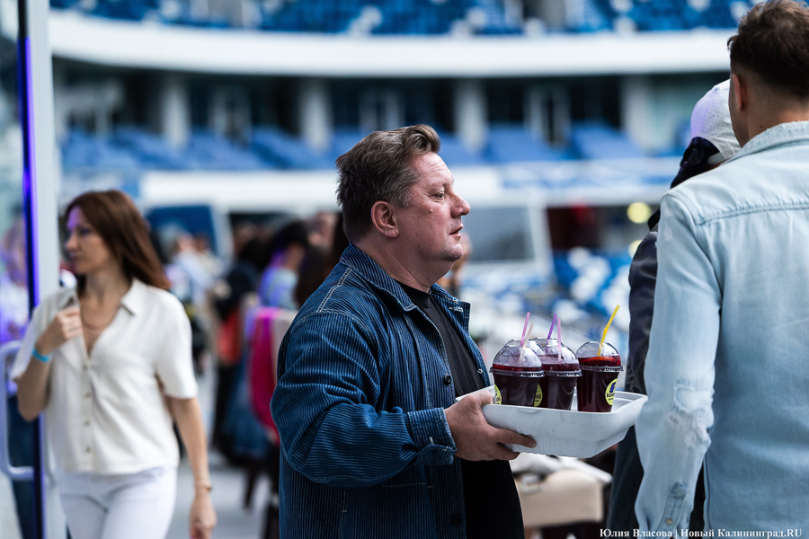 «Звуковая скульптура»: на стадионе «Калининград» устроили саунд-арт-концерт