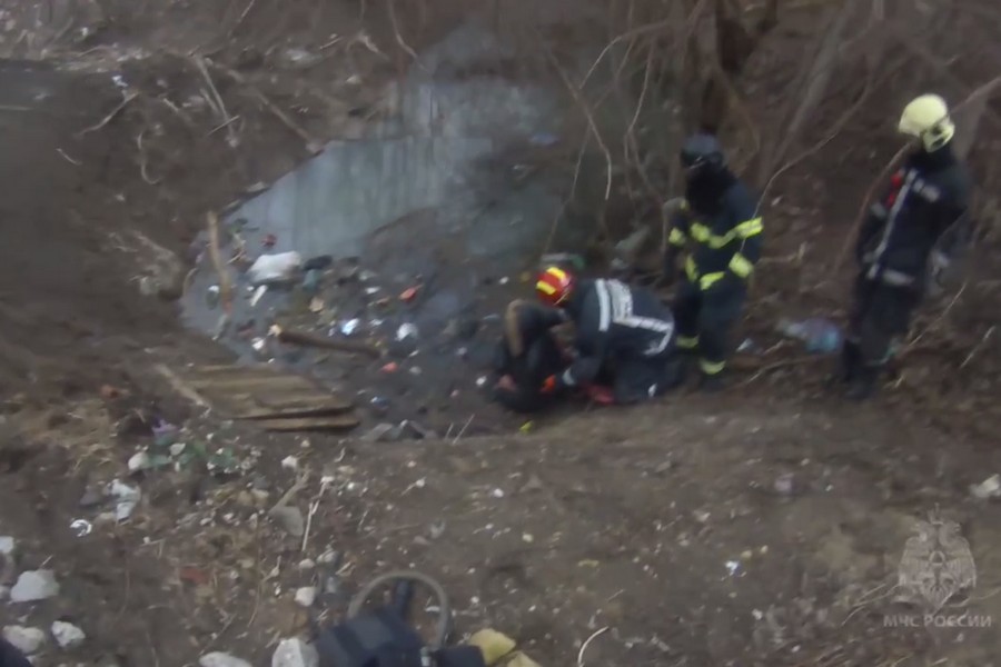 В Малом Исаково мужчина увяз в грязи и два часа ждал помощи (видео)