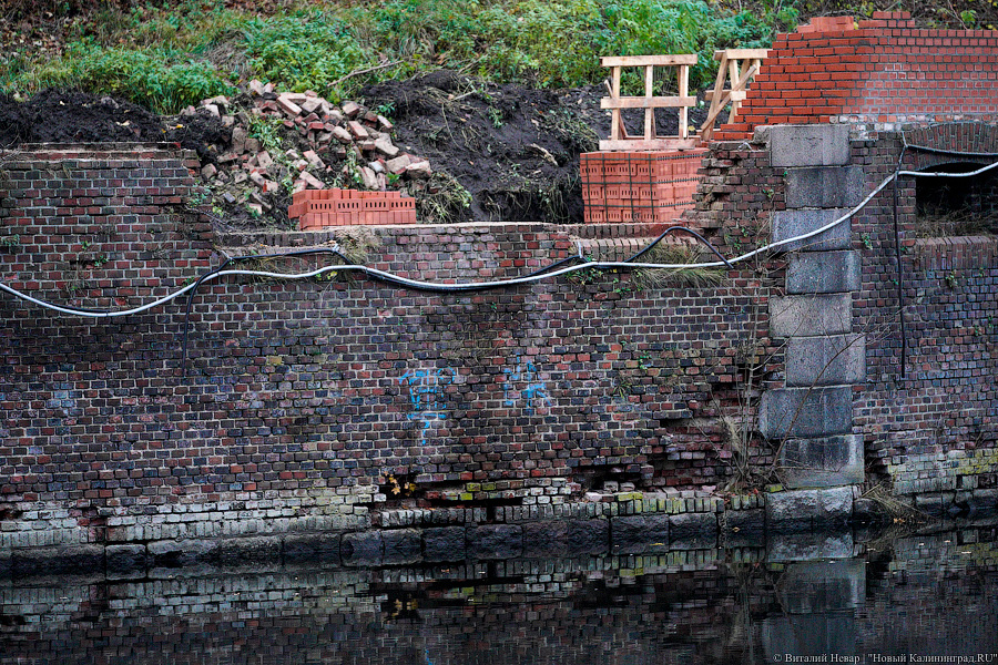 «Не можем делать один в один»: как реставрируют эскарповую стену Фридландских ворот