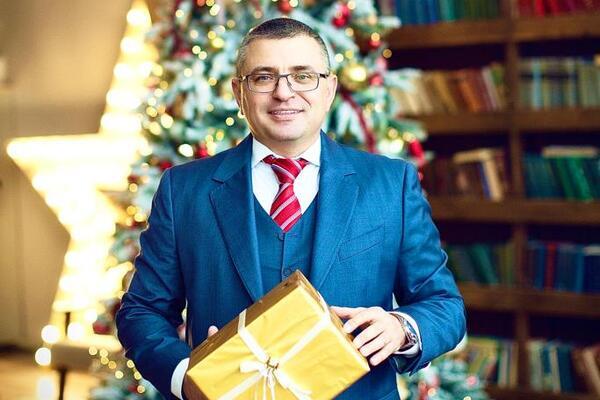 Максим Викторович Ченгаев поздравляет с Новым годом