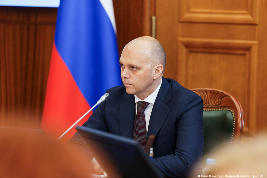 Губернатор: поликлиники и больницы хранят на счетах миллионы, но просят деньги