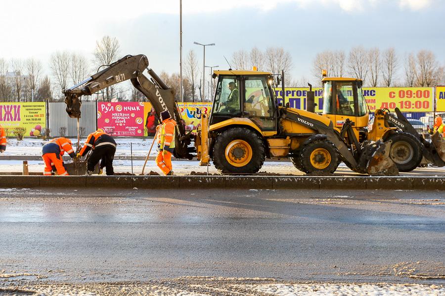 Плохо попросил: несмотря на просьбы мэра, расширение дорог на Сельме закончить не успели