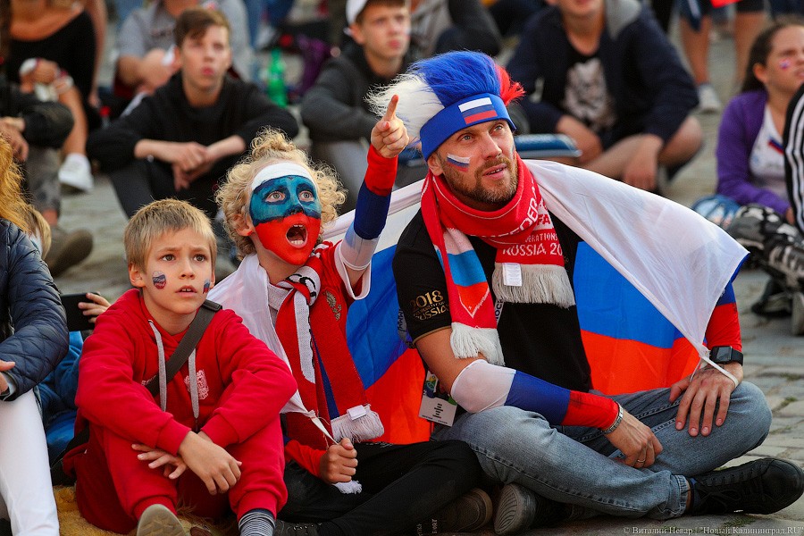 Россия в шаге от плей-офф ЧМ: как вы болели за сборную в фан-зоне у Дома Советов