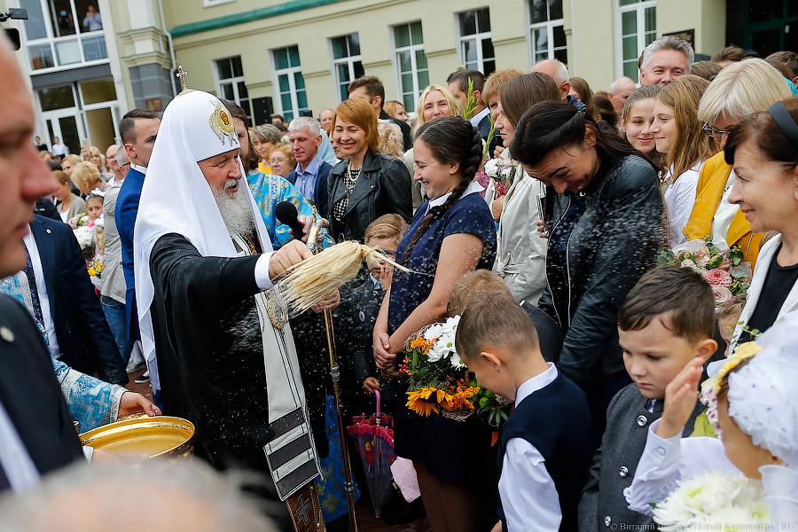 Патриарх и дети: в Калининграде освятили новый корпус православной гимназии 