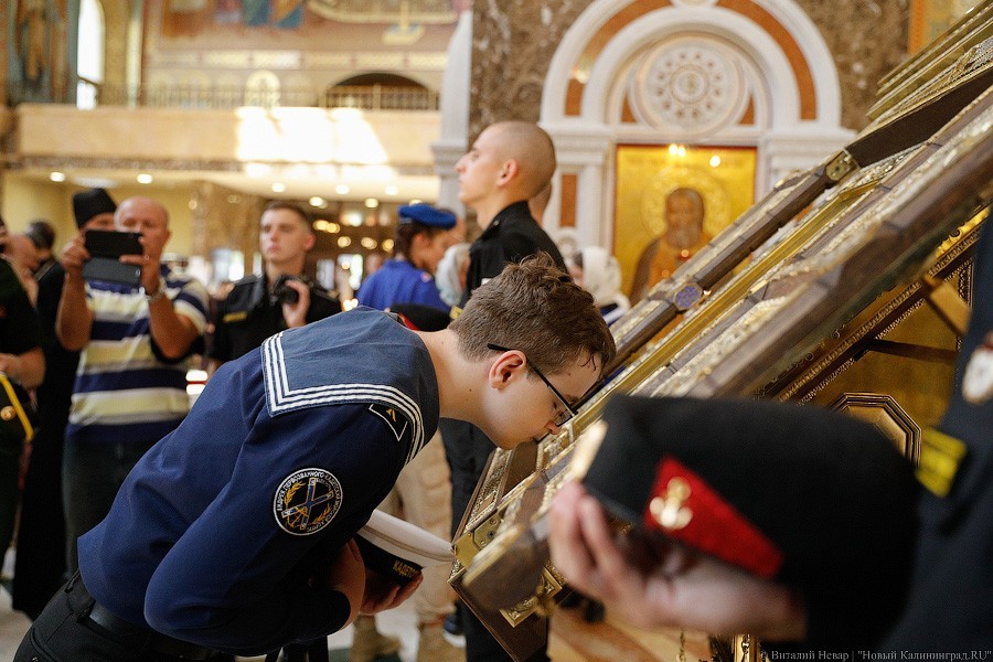 Образ апостола: в храм Христа Спасителя привезли главную икону ВМФ (фото)
