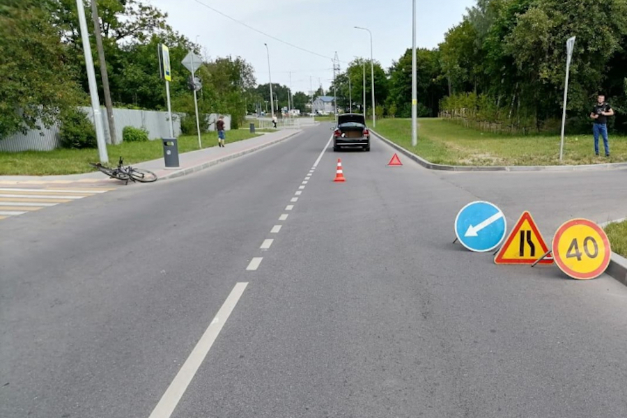 В Калининграде велосипедист получил травмы, не уступив дорогу автомобилю (фото)