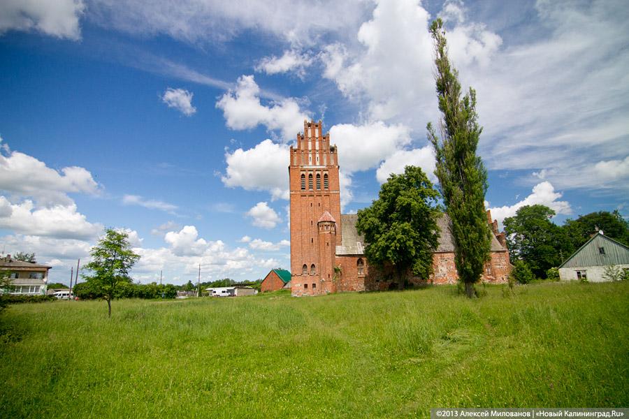 Протестанты и надгробия: кирху в пос. Дружба перестали восстанавливать после передачи РПЦ