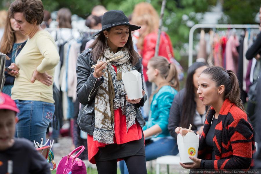 Диван, чемодан, саквояж: всё о субботней барахолке в «Воротах»