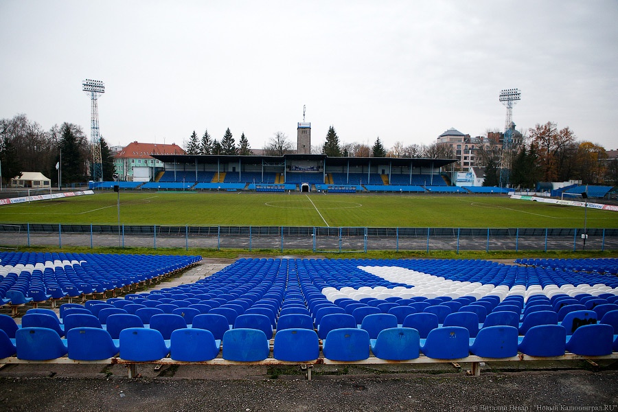 Футбол на синтетике: как в Калининграде на искусственном поле играли