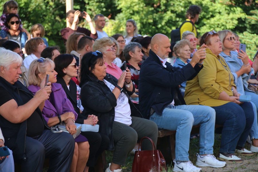 Есенин в Кёнигсберге: в Чистые пруды привезли личные вещи поэта (фото)