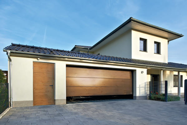 Дефицит комплектующих: цены на гаражные ворота растут, но сэкономить можно 