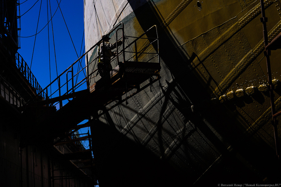 После кругосветки и перед новым рейсом: барк «Седов» проходит ремонт в Светлом (фото)