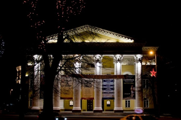 Драмтеатр приостанавливает показы спектаклей для подготовки к Новому году