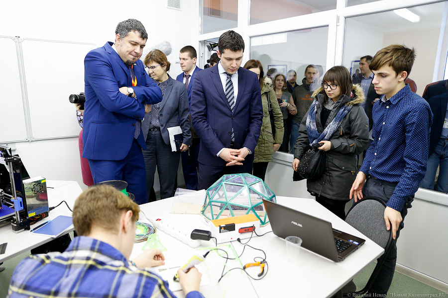 Гениальное место: как Алиханов с одаренными школьниками и IT-шниками общался