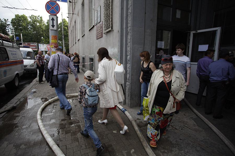 В КГТУ на Советском проспекте произошло задымление, работали 5 пожарных расчётов (+фото)