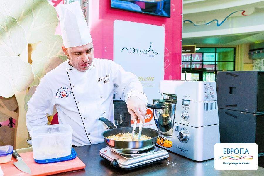 Кухня будущего: кулинарное шоу от «Olivie» на дне рождения ТЦ «Европа»