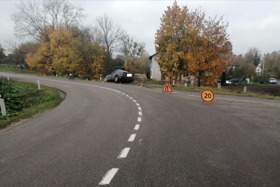 Под Багратионовском вылетевший на обочину автомобиль сбил женщину (фото)