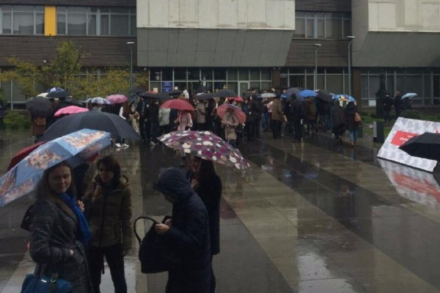 В Калининграде из корпусов БФУ им. Канта эвакуируют людей (фото)