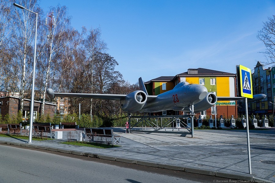 Самолет на ржавом заборе: как в Чкаловске благоустроили Аллею героев авиации