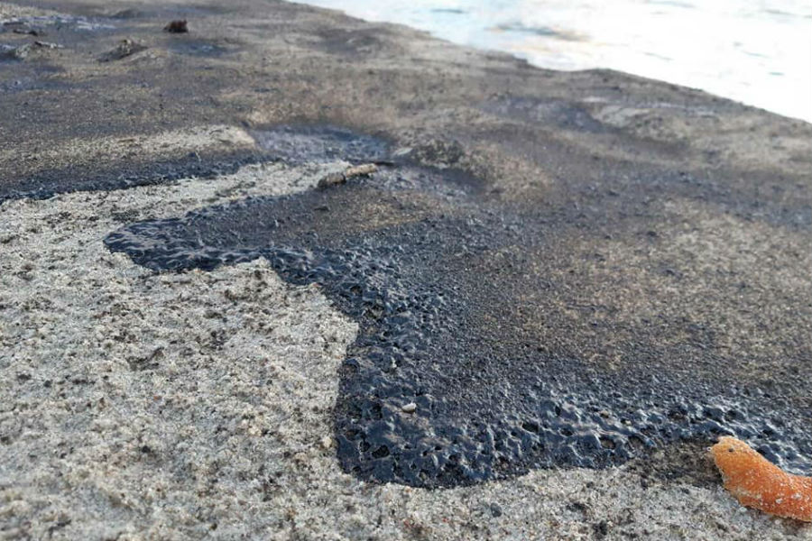 За 5 дней на Балткосе смогли очистить от нефтепродуктов менее 1 км побережья
