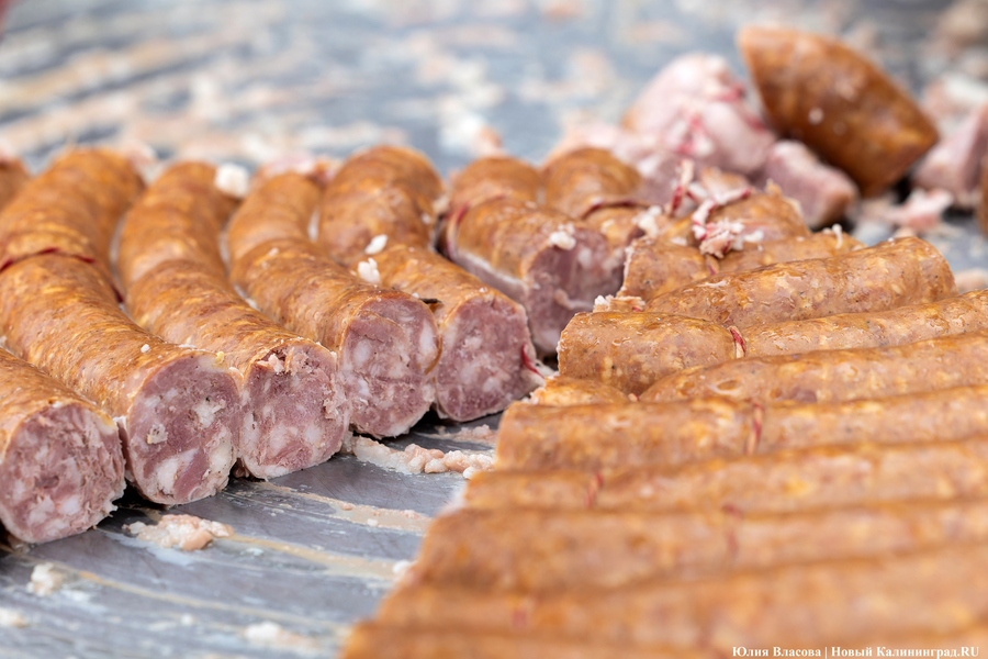Проверяющие нашли в колбасе «Краковская» ДНК курицы