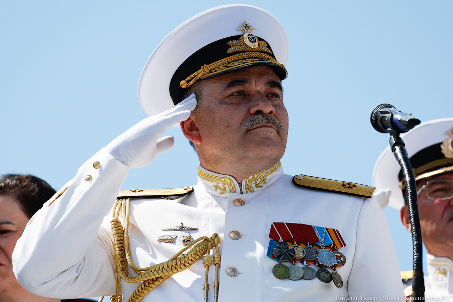 Погоны, кортики и женщины-офицеры: как прошел выпуск в БВМИ (фото)