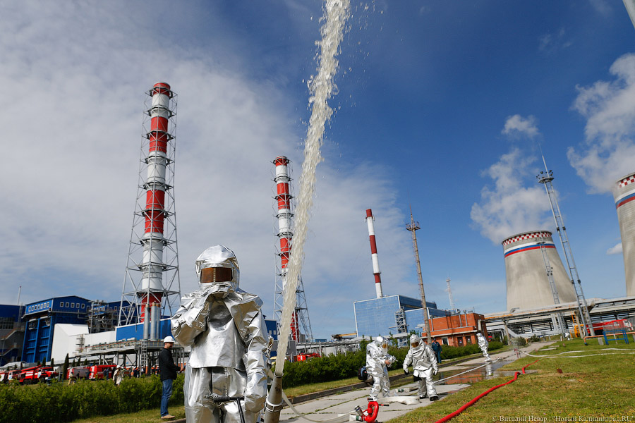 «Туши ТЭЦ»: в Калининграде прошли массовые учения МЧС