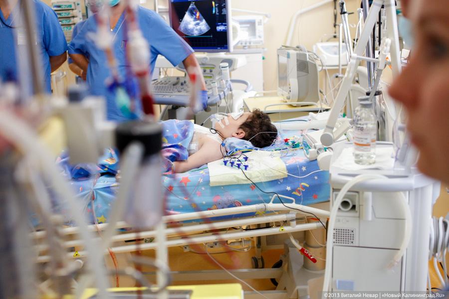 Больше не бездомные: первым медикам кардиоцентра вручили ключи от квартир