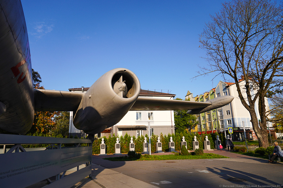 Ещё одна попытка: в Чкаловск вновь вернули бюсты лётчиков (фото)