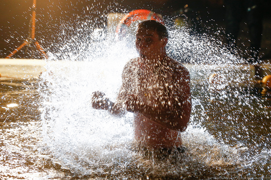 Православное погружение: в Калининграде прошли крещенские купания (фото)