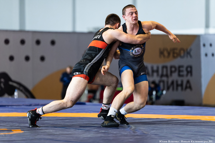 На пределе сил: в Калининграде прошел турнир по борьбе на Кубок Андрея Шумилина (фото)
