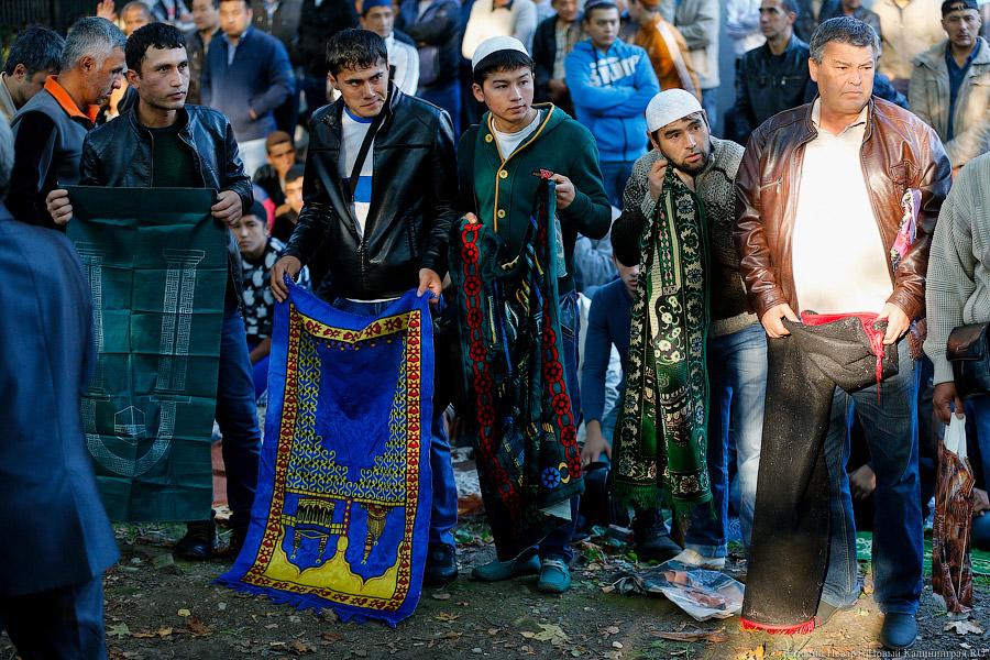 Молитва с селфи: мусульмане отметили Курбан-байрам в Южном парке (фото)