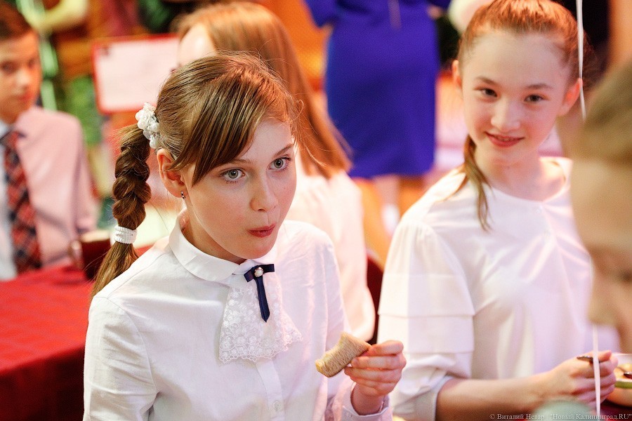Петухова: в Калининграде ученикам не запрещено приносить еду в школу