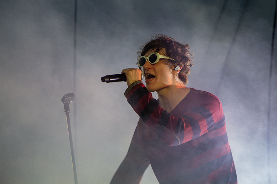 Марафон мировых хитов: в Калининграде прошёл рок-фестиваль с трибьют-шоу (фото)