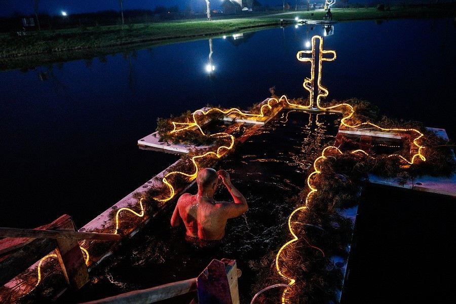 Крещенские купания в стабильный «плюс»: фоторепортаж «Нового Калининграда» (фото)