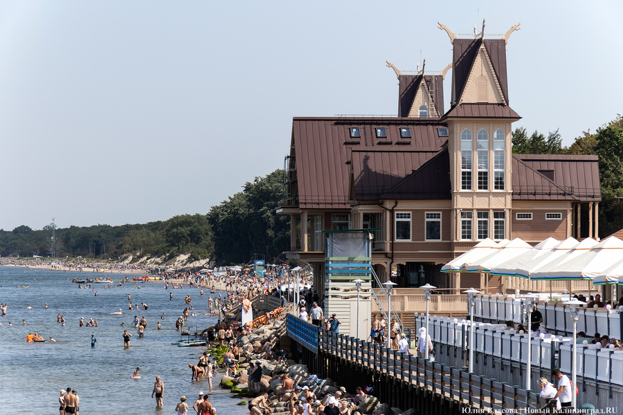 Опалённые солнцем: что происходит в Зеленоградске в рекордную жару (фото)