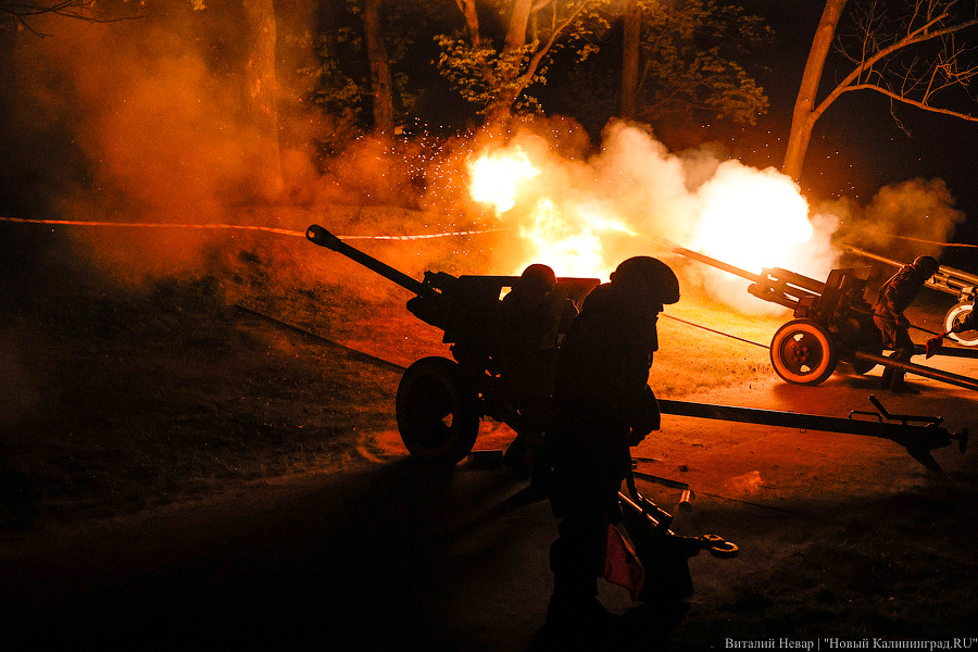 30 залпов: салют в честь Дня Победы в Калининграде (фото)