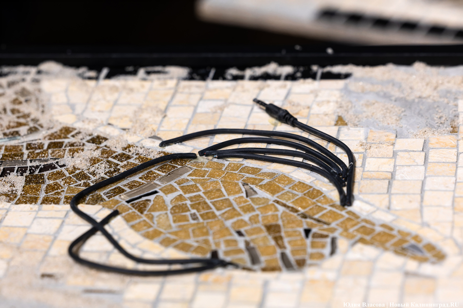 Что останется после нас: в «Воротах» открылась выставка современной мозаики