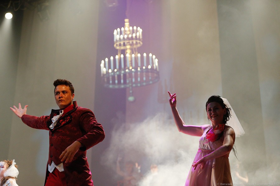 Премьера живых мертвецов: спектакль «Дракула» в Калининградском драмтеатре