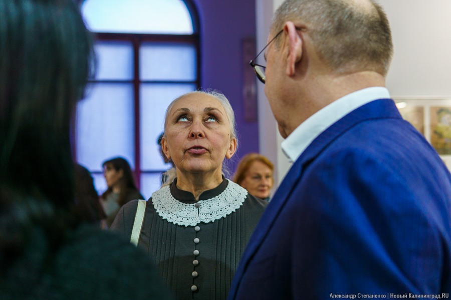 Графика, янтарь и арт: в Музее искусств открылась выставка «Магнетизм Гофмана» (фото)