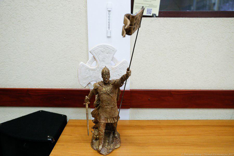 Преподаватель БФУ: новый памятник на кольце площади Василевского назвали «сувениркой»